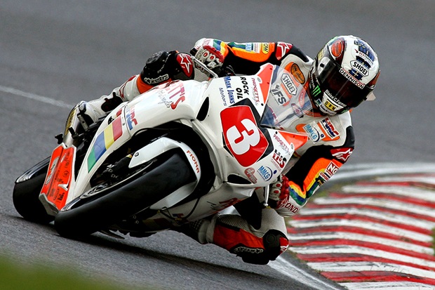 Isle of Man TT great John McGuinness in action at Brands Hatch (Glynne Lewis)